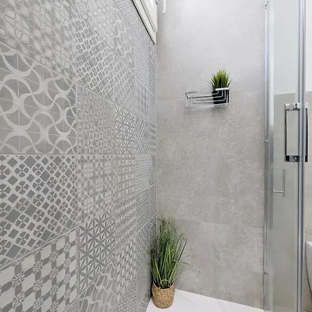 Minimal Centro Wifi Clima By Wehostyou * Porto San Giorgio