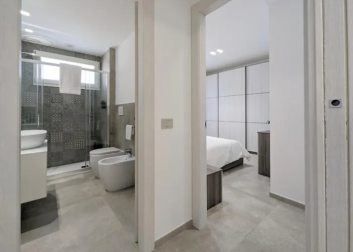 Appartement Minimal Centro Wifi Clima By Wehostyou Porto San Giorgio